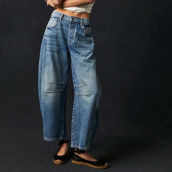 Free People Denim - Free People Good Luck Mid-Rise Barrel Jeans in Ultra Light Beam